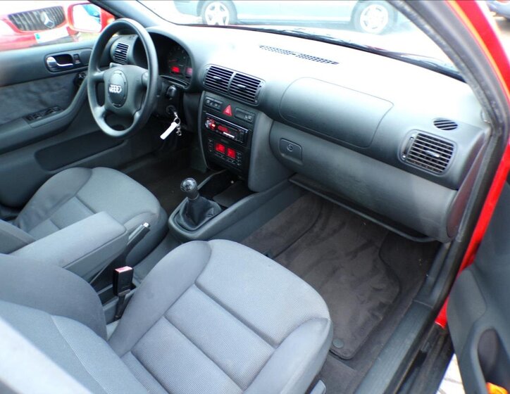 Audi A3 Hatchback 1,6 l 74 kw