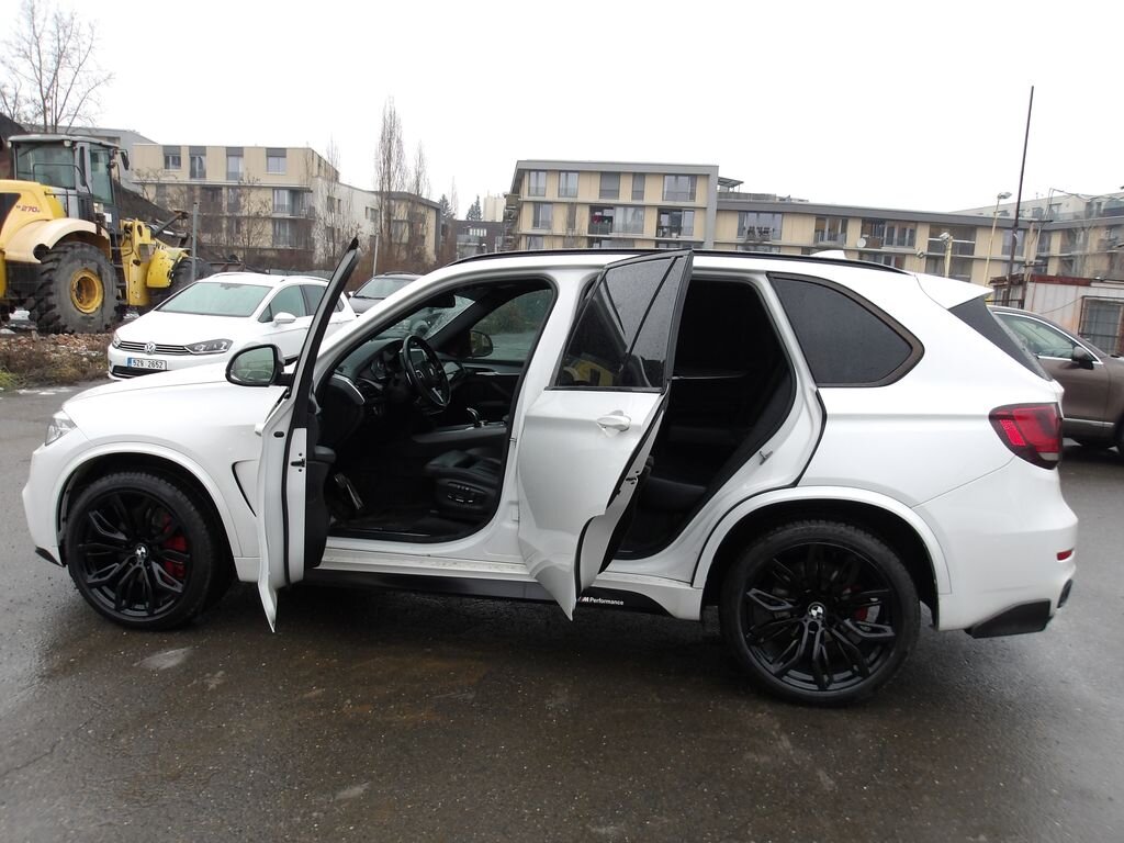 BMW X5 SUV 3,0 l 280 kw