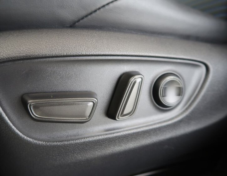 Toyota RAV4 SUV 2,5 l 131 kw