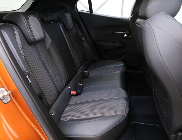 Peugeot 2008 SUV 1,2 l 96 kw