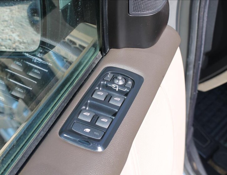 Land Rover Discovery SUV / Terénní 3,0 l 155 kw