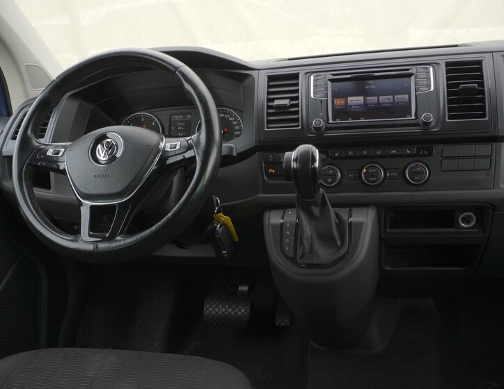 Volkswagen Caravelle 16