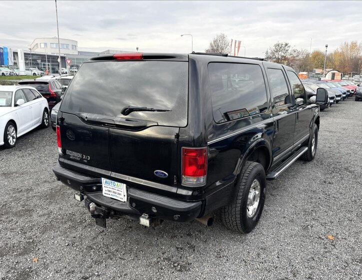 Ford Excursion SUV / Terénní 6,0 l 239 kw