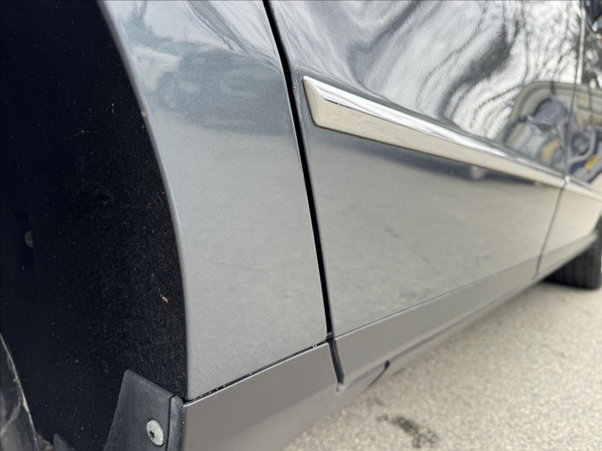 Volkswagen Passat Kombi 2,0 l 103 kw