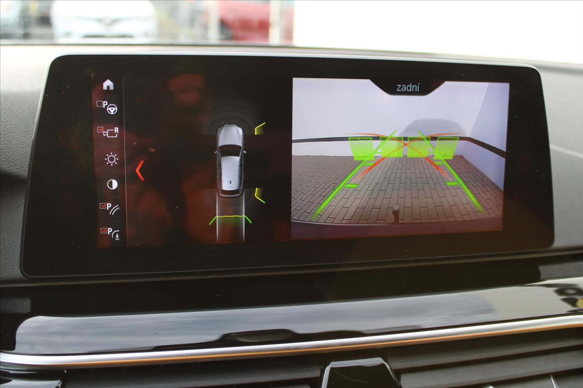 BMW Řada 5 Kombi 3,0 l 195 kw