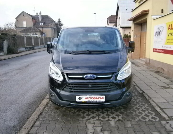Ford Tourneo Custom 2