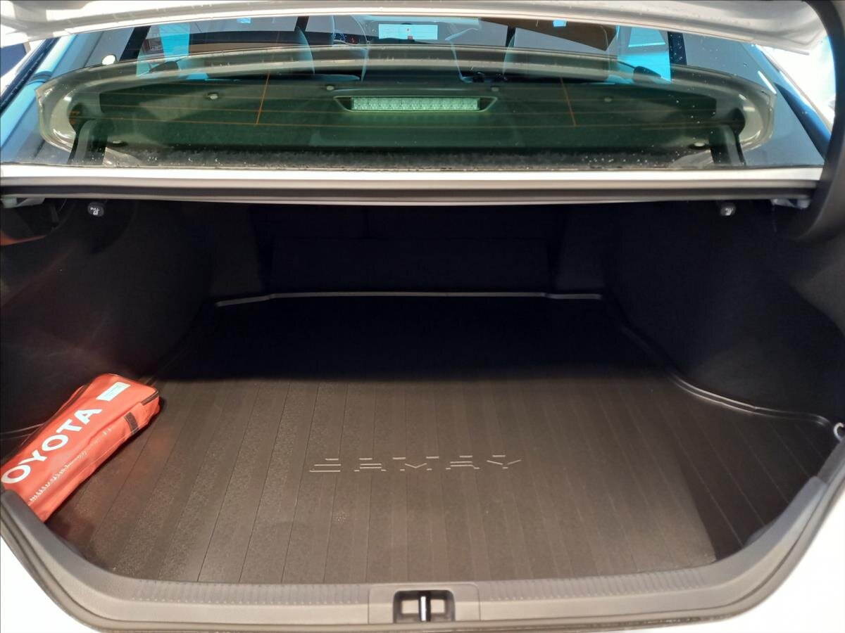 Toyota Camry Sedan 2,5 l 169 kw