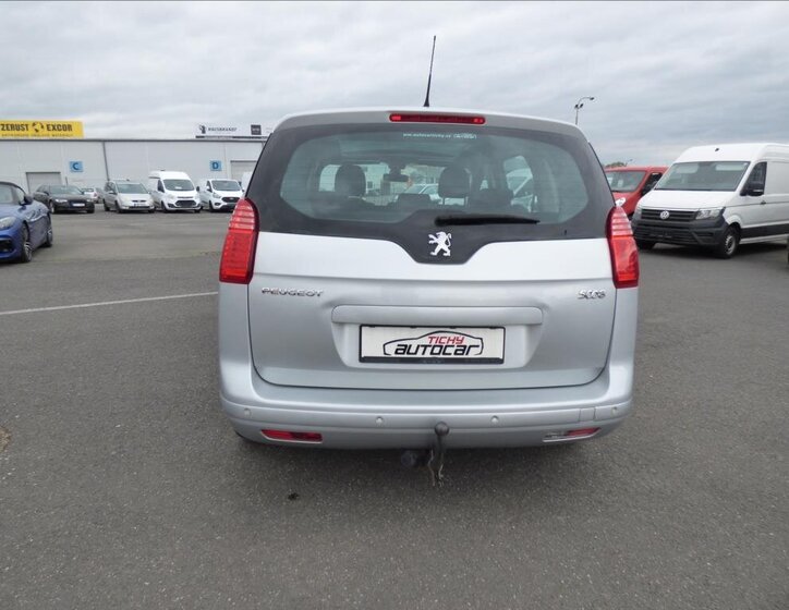 Peugeot 5008 4