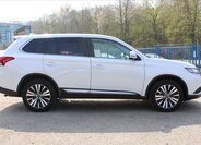 Mitsubishi Outlander SUV / Terénní 2,0 l 110 kw