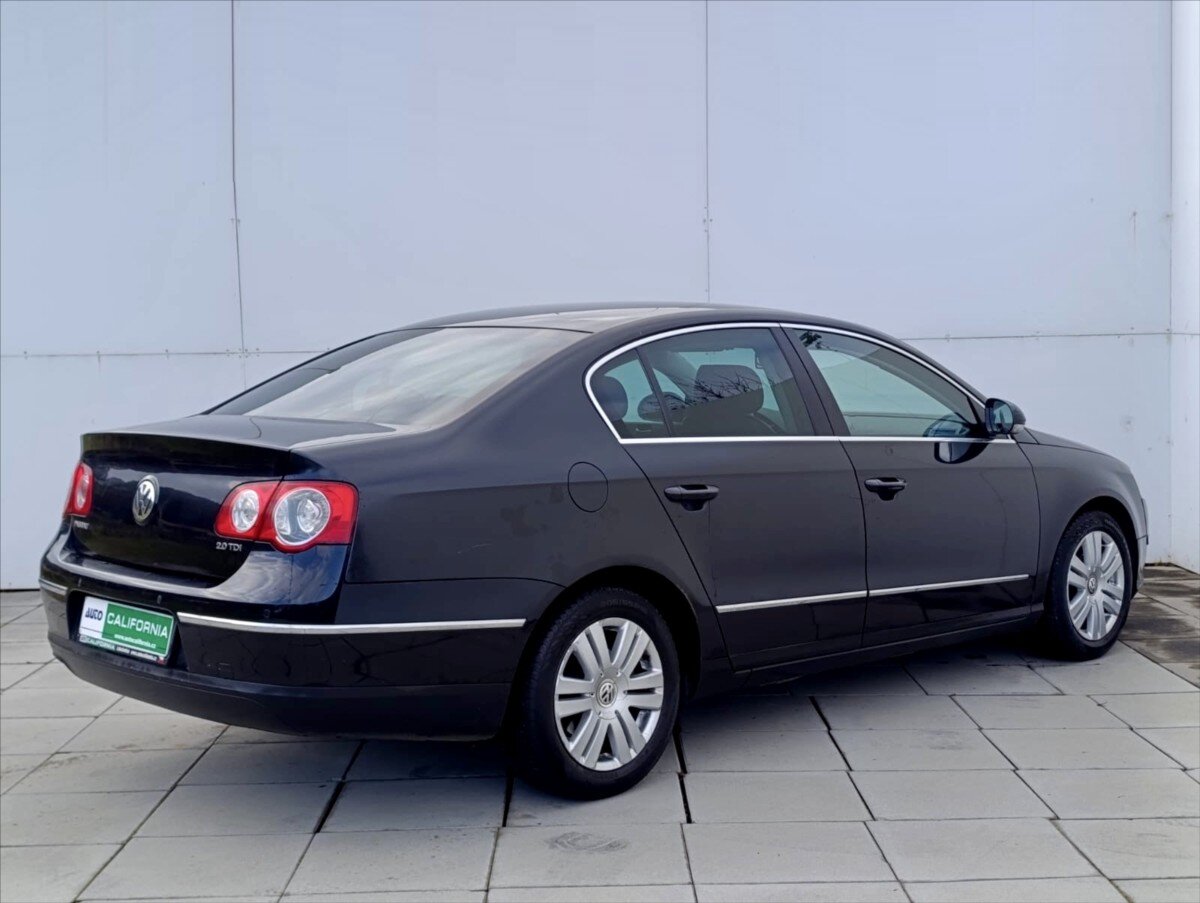 Volkswagen Passat Sedan 2,0 l 103 kw