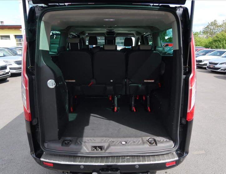 Ford Tourneo Custom MPV 2,2 l 114 kw