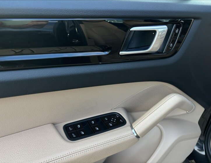 Porsche Cayenne SUV / Terénní 3,0 l 250 kw