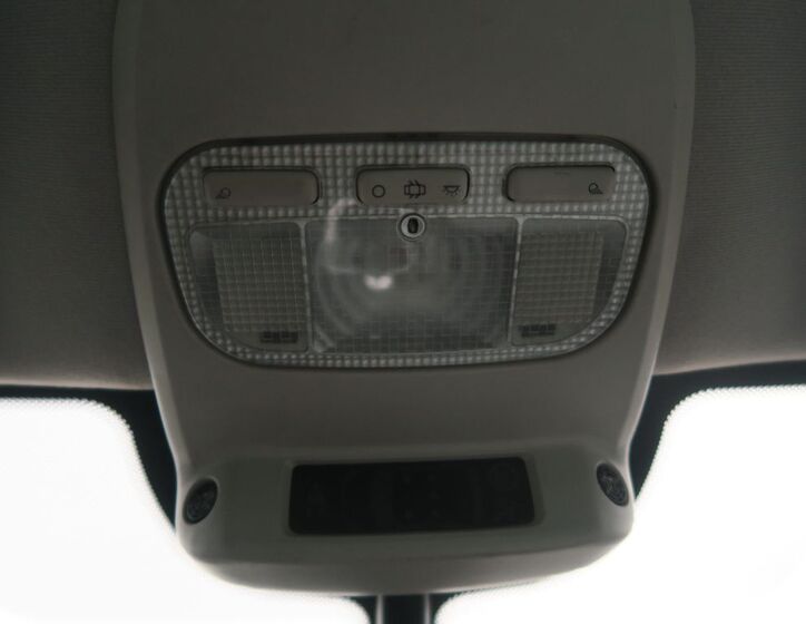 Peugeot 5008 MPV 2,0 l 120 kw