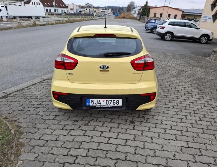 KIA Rio 6