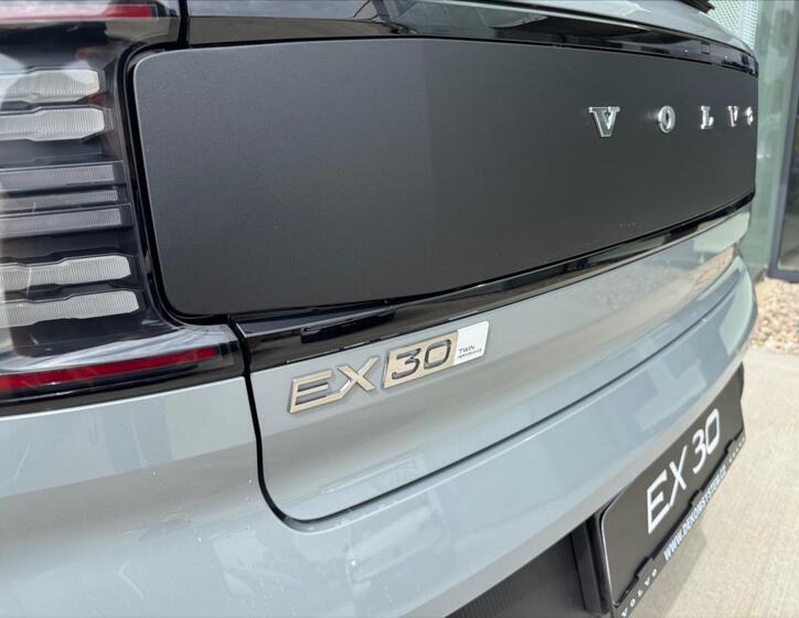 Volvo EX30 13