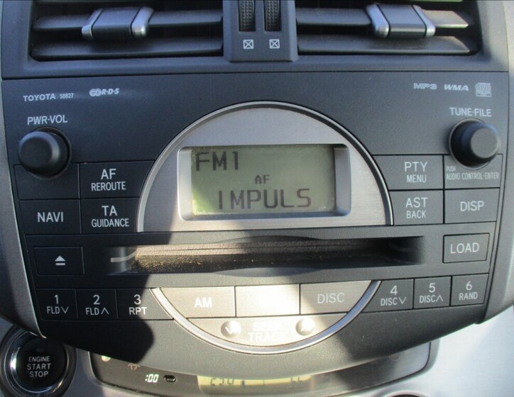 Toyota RAV4 SUV / Terénní 2,2 l 100 kw