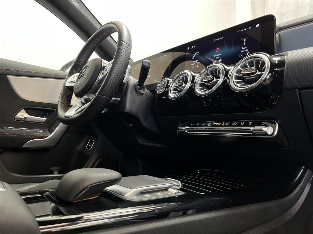 Mercedes-Benz CLA Kombi 1,3 l 118 kw