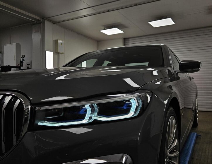 BMW Řada 7 Sedan / Limuzína 3,0 l 195 kw