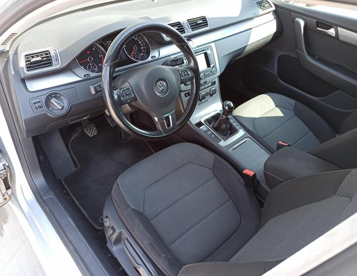 Volkswagen Passat 10