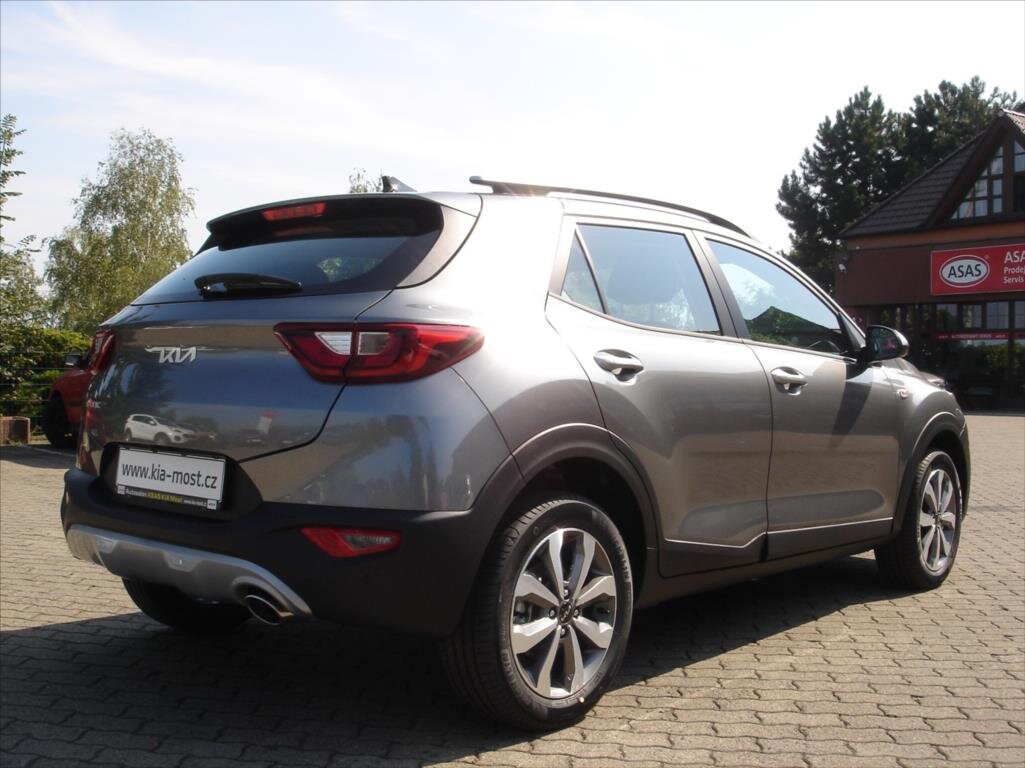 KIA Stonic SUV 1,2 l 58 kw