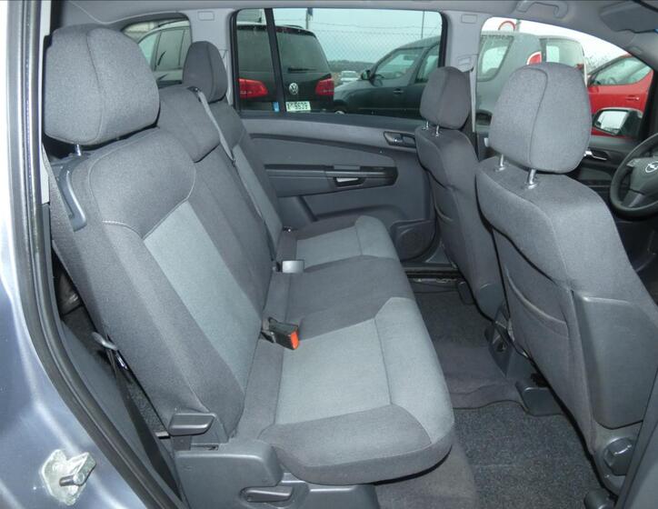 Opel Zafira 12