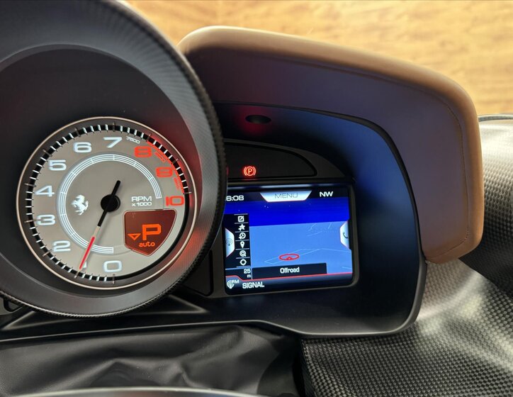 Ferrari F8 Kabriolet 3,9 l 530 kw