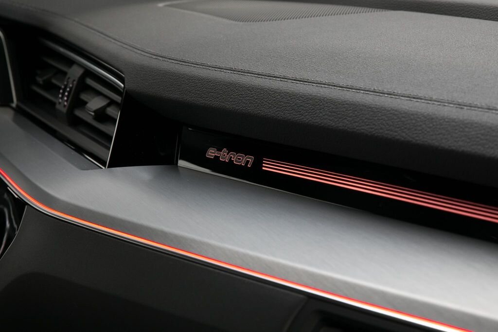 Audi e-tron SUV 0,0 300 kw