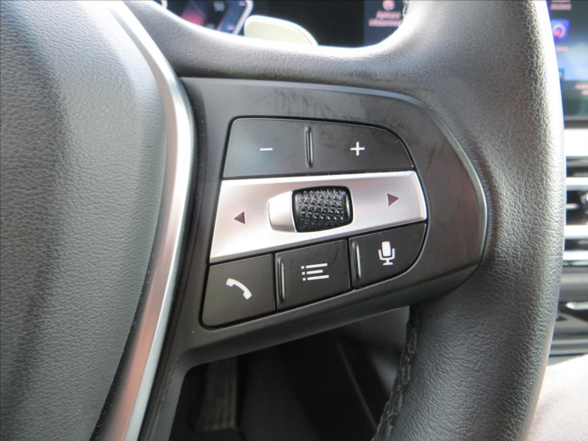 BMW Řada 3 Sedan / Limuzína 2,0 l 115 kw