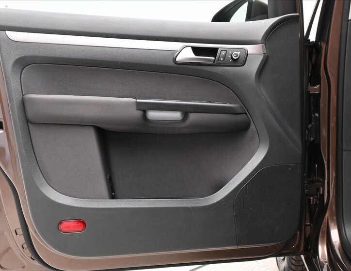 Volkswagen Touran MPV 1,6 l 77 kw