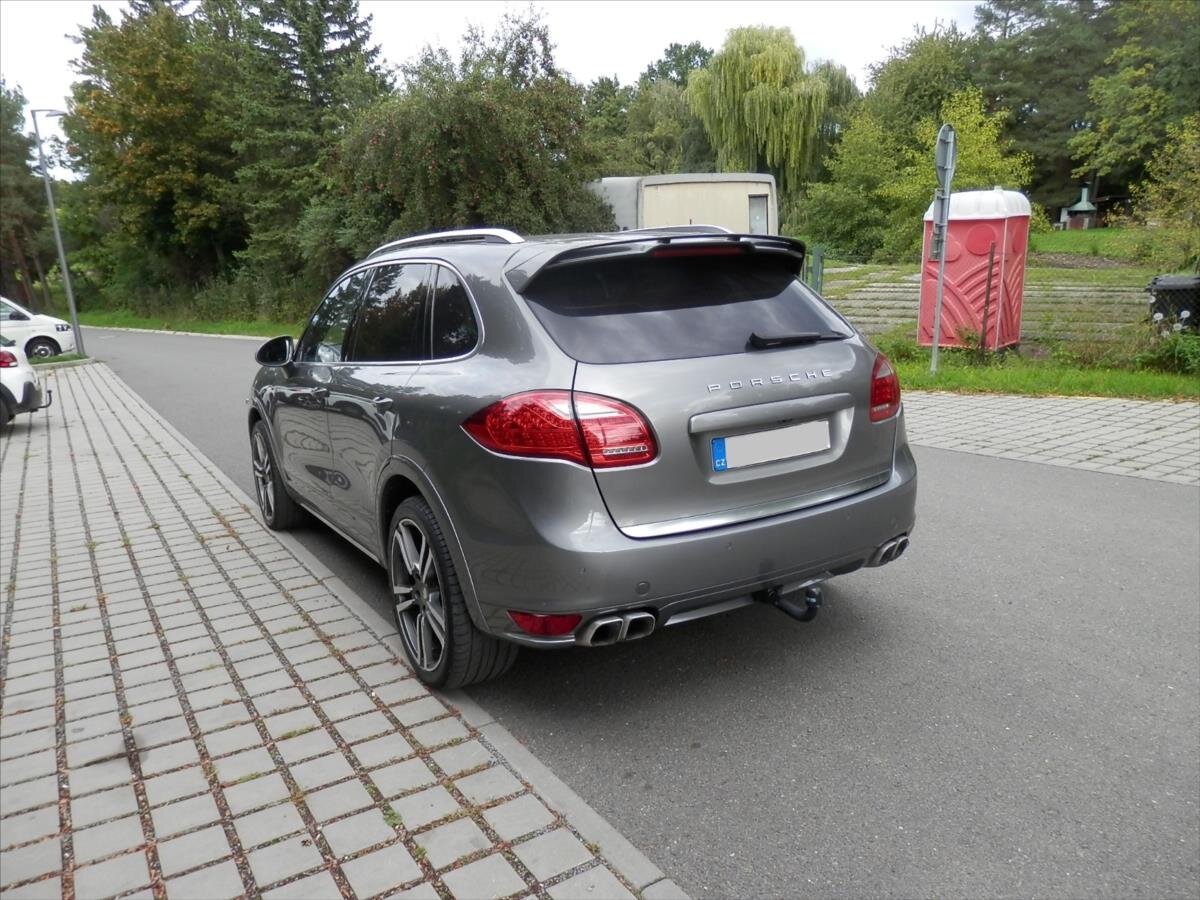 Porsche Cayenne SUV 4,1 l 281 kw