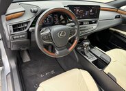 Lexus ES 300h Sedan 2,5 l 131 kw
