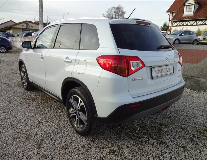 Suzuki Vitara 5