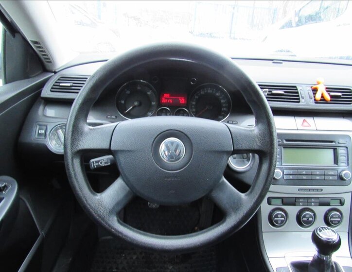 Volkswagen Passat Sedan 2,0 l 103 kw