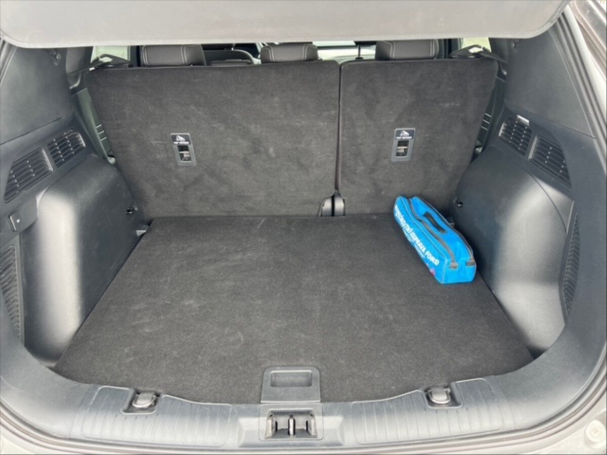 Ford Kuga SUV / Terénní 1,5 l 110 kw