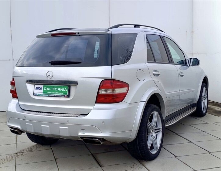 Mercedes-Benz Třídy M SUV 3,0 l 165 kw