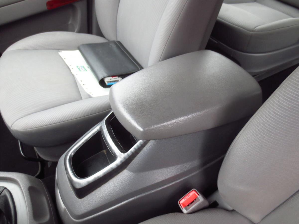 SsangYong Rodius VAN-Minibus 2,0 l 114 kw