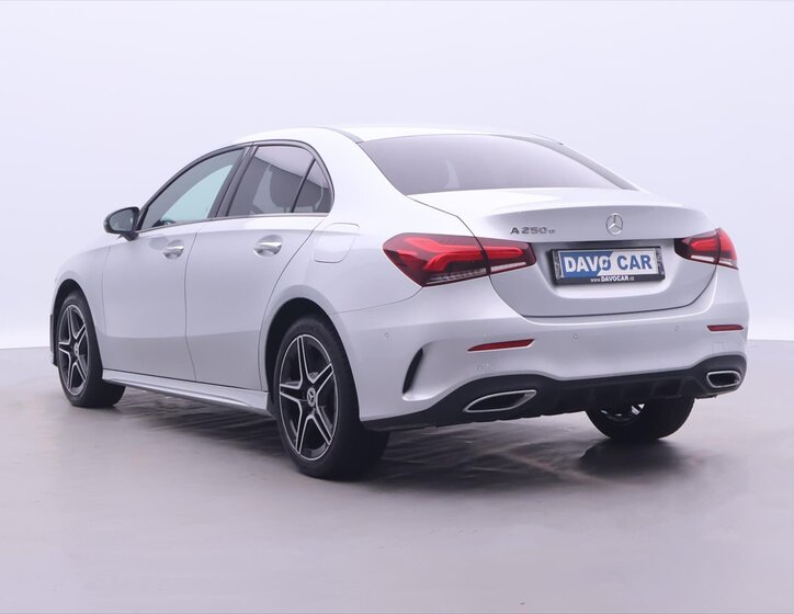 Mercedes-Benz Třídy A Sedan / Limuzína 1,3 l 118 kw
