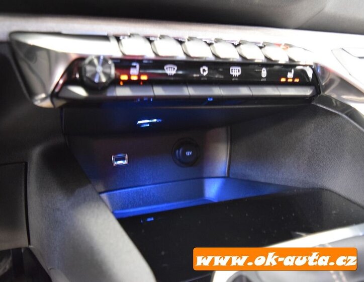 Peugeot 5008 MPV 1,5 l 96 kw