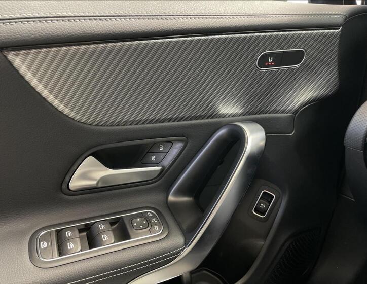 Mercedes-Benz CLA 12