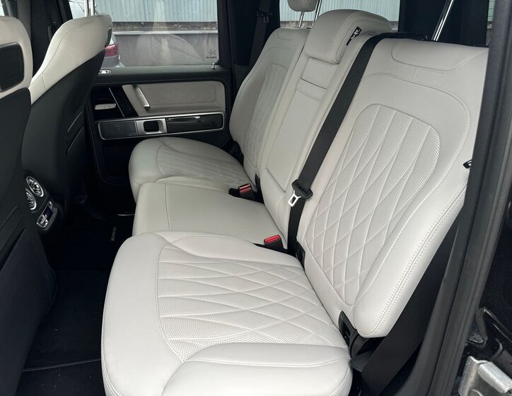 Mercedes-Benz Třídy G SUV / Terénní 4,0 l 430 kw