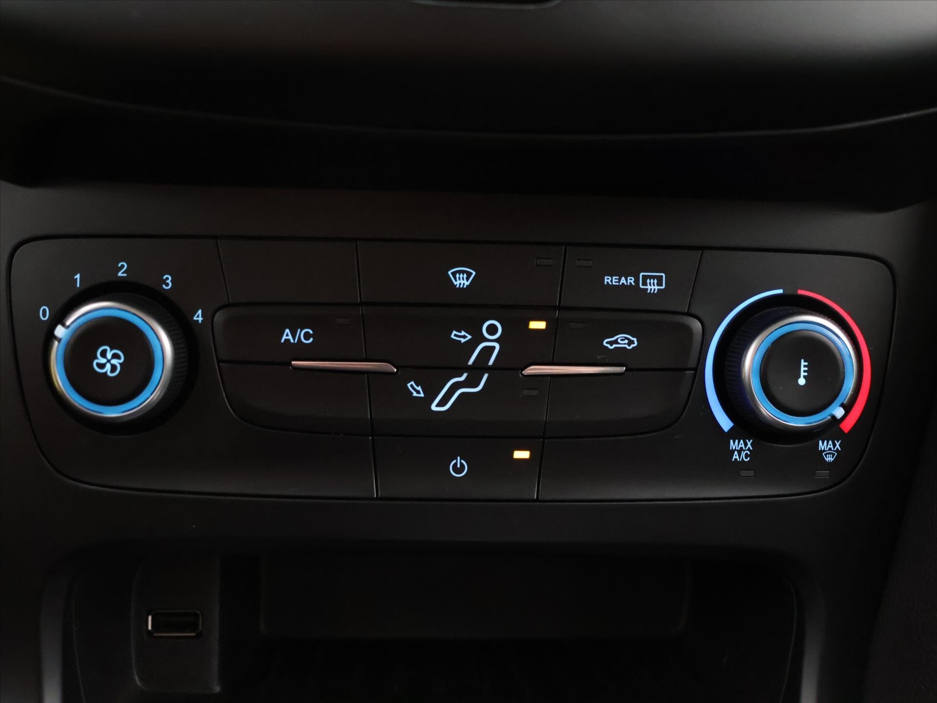 Ford Focus Kombi 999,0 92 kw