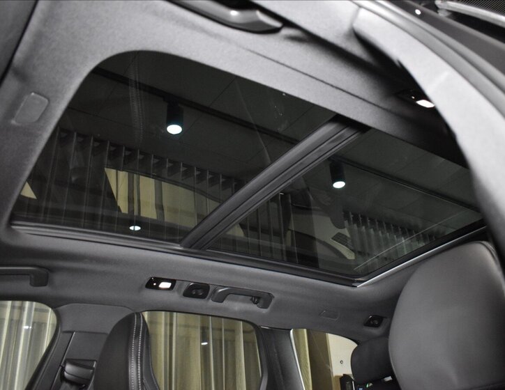 Volvo XC60 SUV / Terénní 2,0 l 257 kw