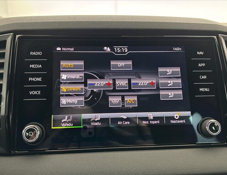 Škoda Karoq SUV / Terénní 1,5 l 110 kw