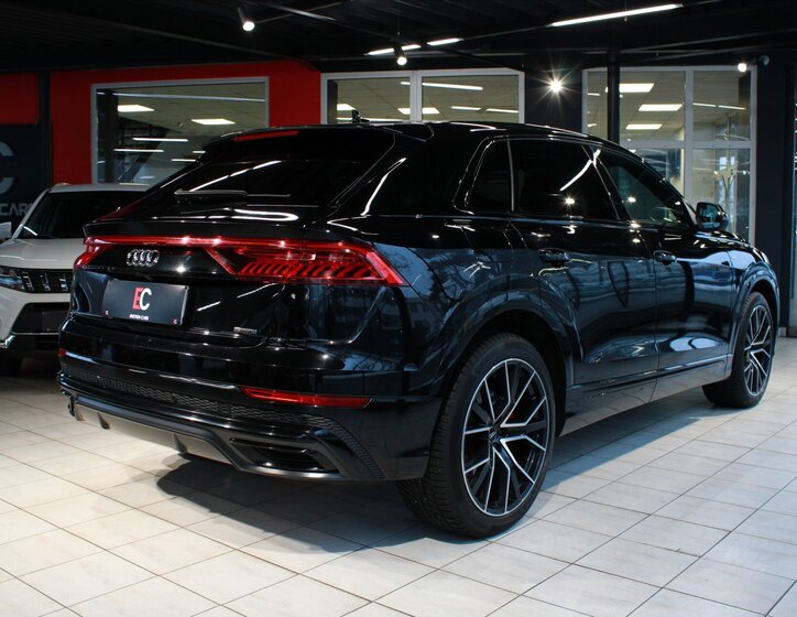 Audi Q8 SUV 3,0 l 210 kw