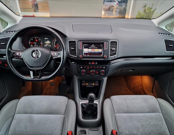 Volkswagen Sharan 24