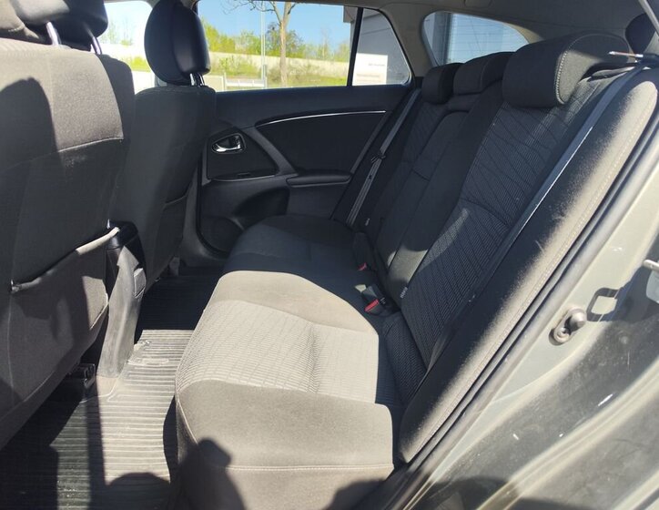 Toyota Avensis Kombi 2,0 l 93 kw