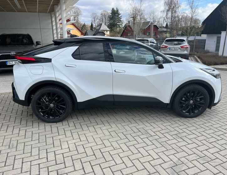 Toyota C-HR SUV / Terénní 2,0 l 145 kw