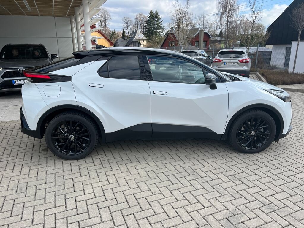 Toyota C-HR SUV / Terénní 2,0 l 145 kw