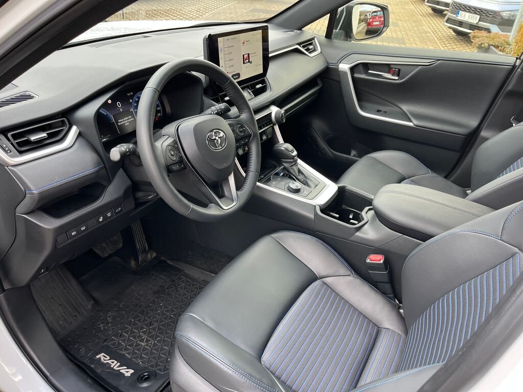 Toyota RAV4 SUV 2,5 l 131 kw