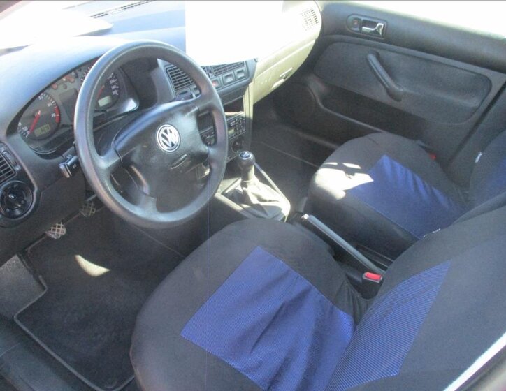 Volkswagen Golf Hatchback 1,6 l 77 kw